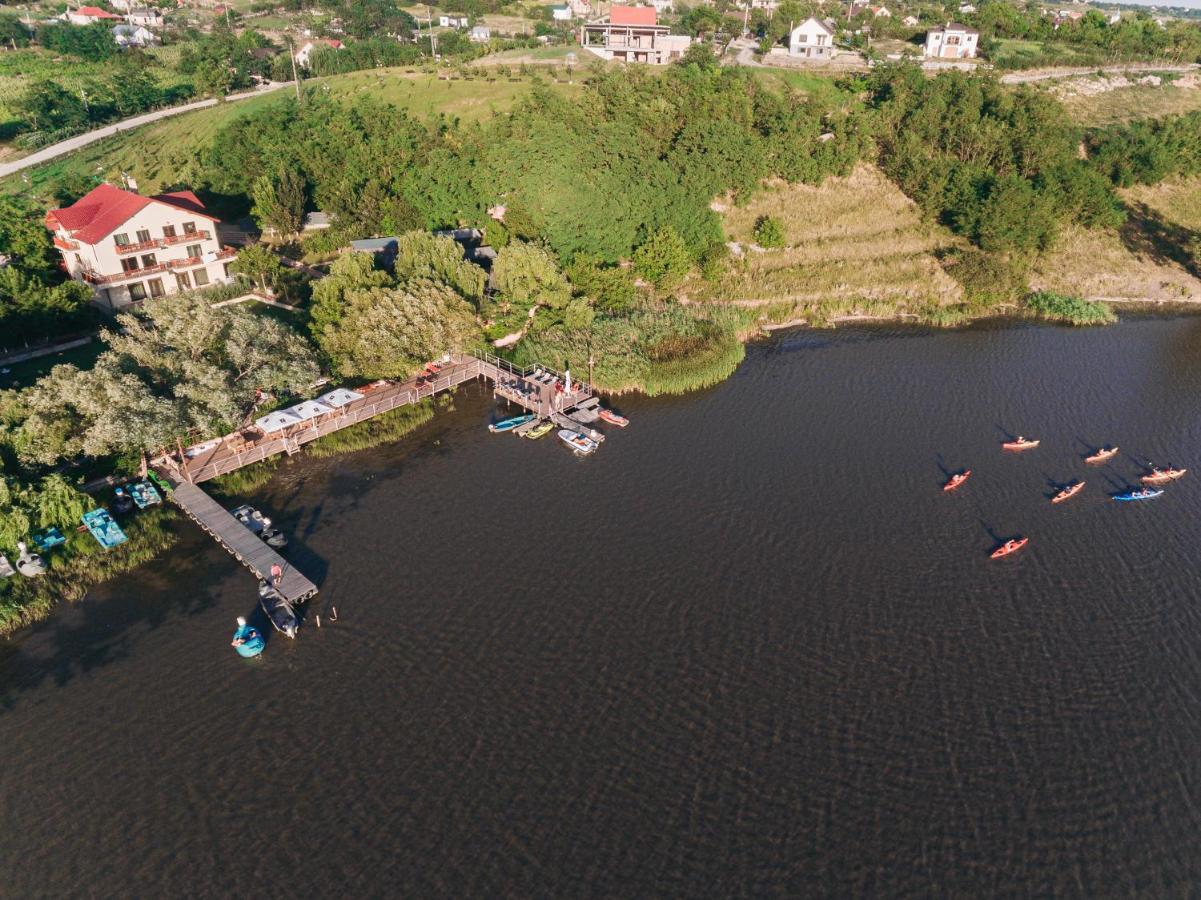 Enpi Lake Resort Iasi Buitenkant foto