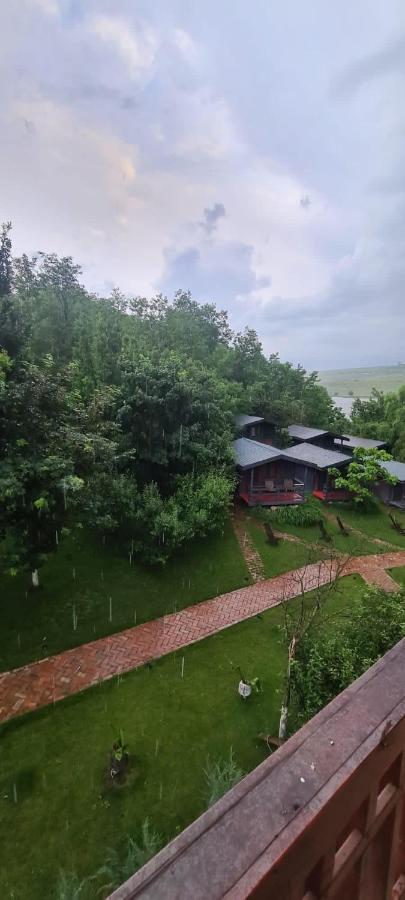 Enpi Lake Resort Iasi Buitenkant foto