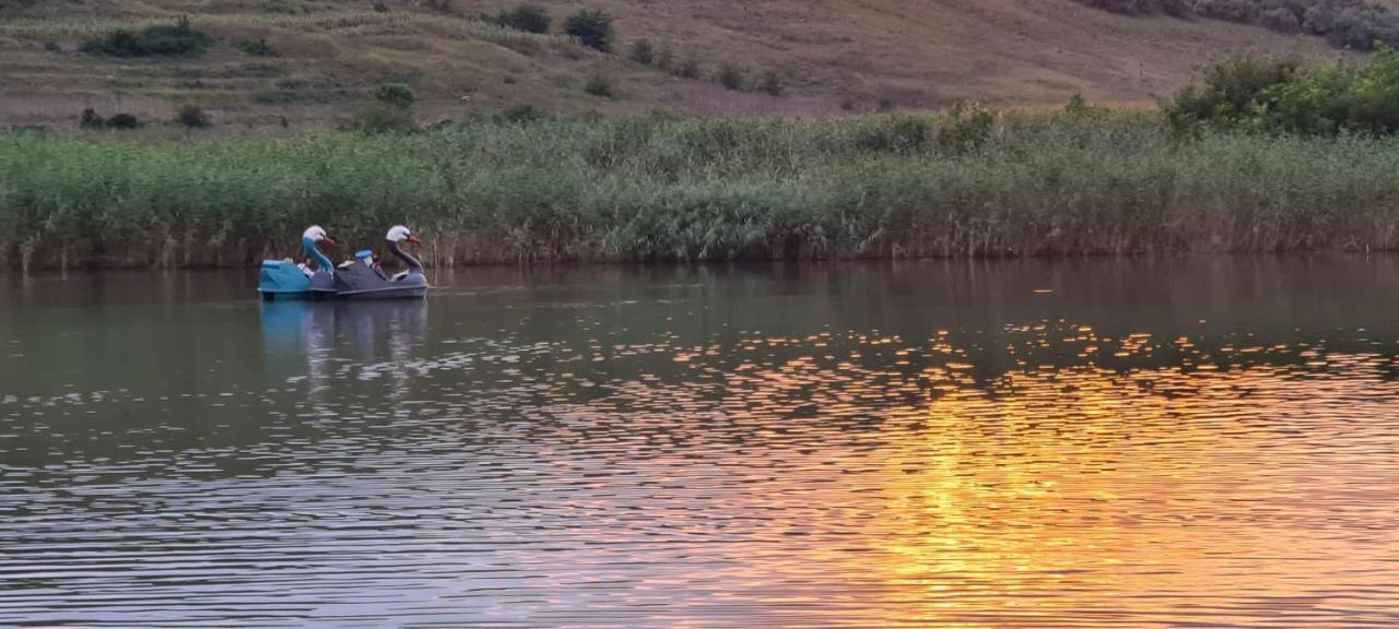Enpi Lake Resort Iasi Buitenkant foto