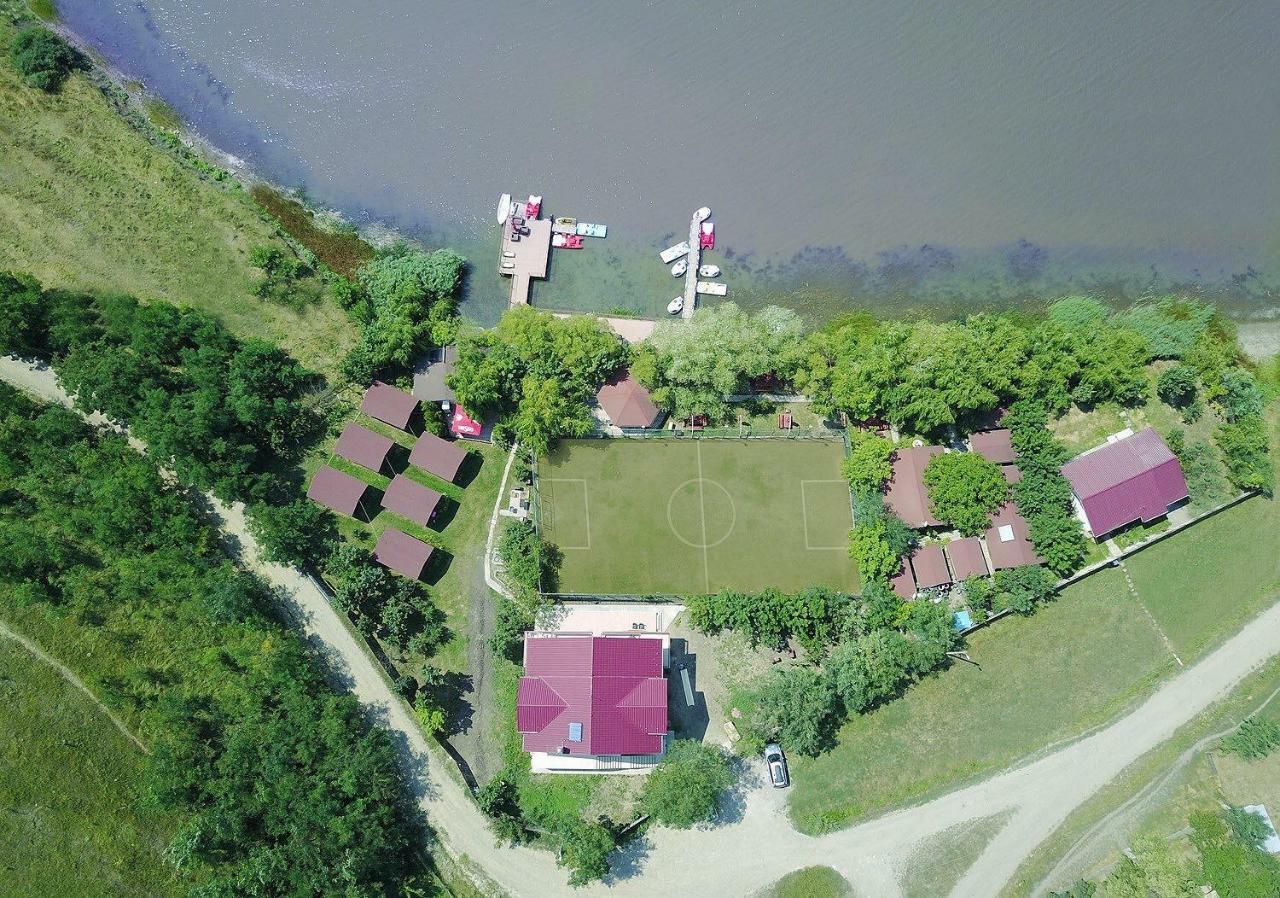 Enpi Lake Resort Iasi Buitenkant foto