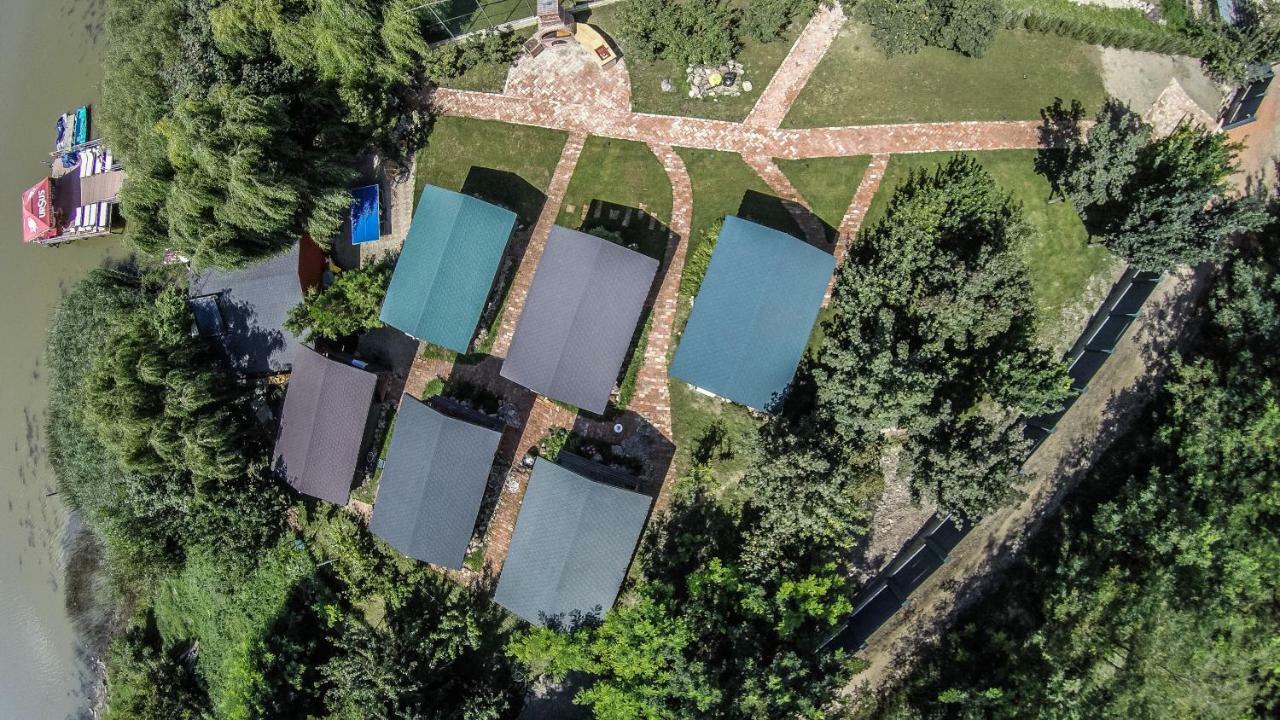 Enpi Lake Resort Iasi Buitenkant foto