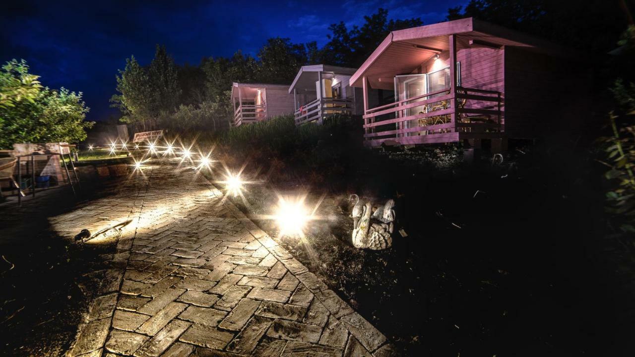 Enpi Lake Resort Iasi Buitenkant foto